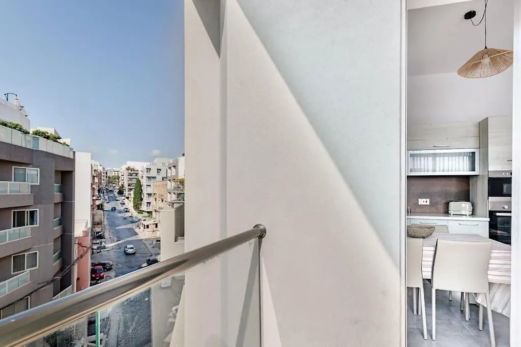 Bright Apartment Minutes From The Sea Gzira Malta