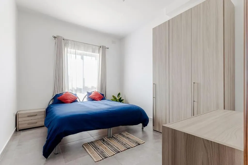 Bright Apartment Minutes From The Sea Gzira